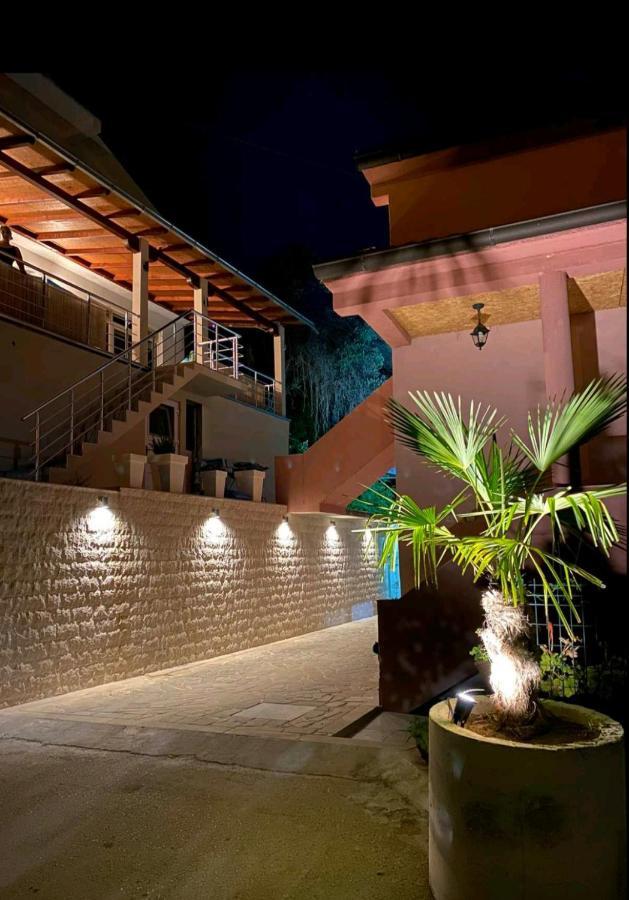Apartments Kuc Tivat Extérieur photo