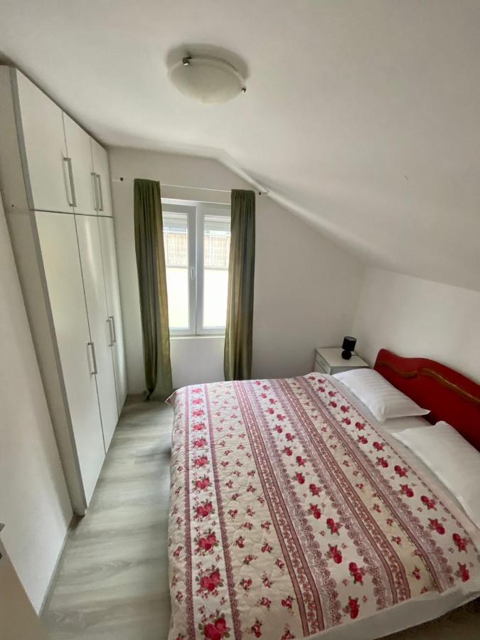 Apartments Kuc Tivat Extérieur photo