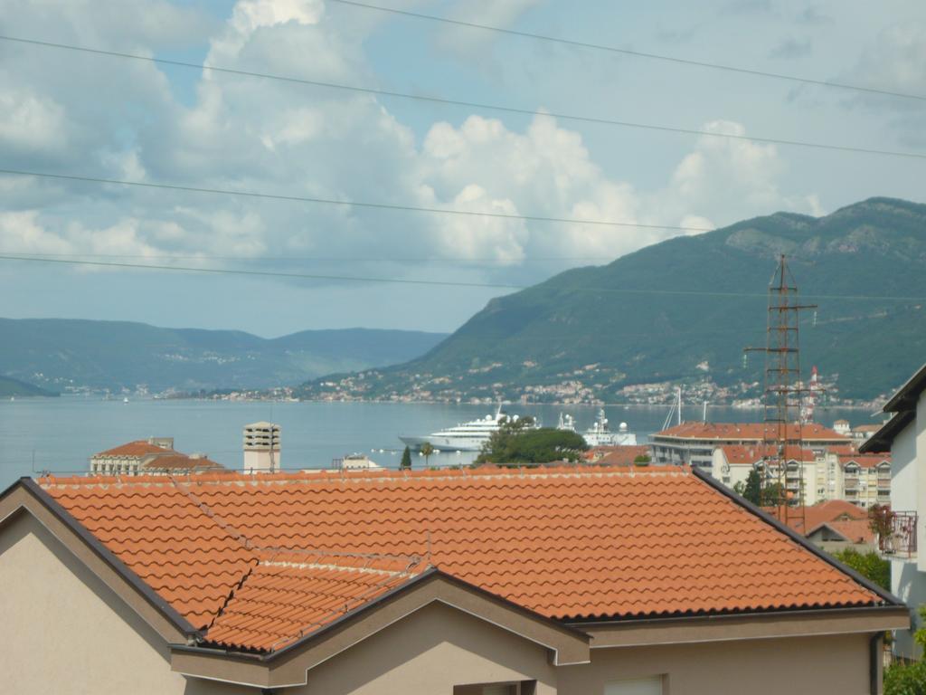 Apartments Kuc Tivat Extérieur photo